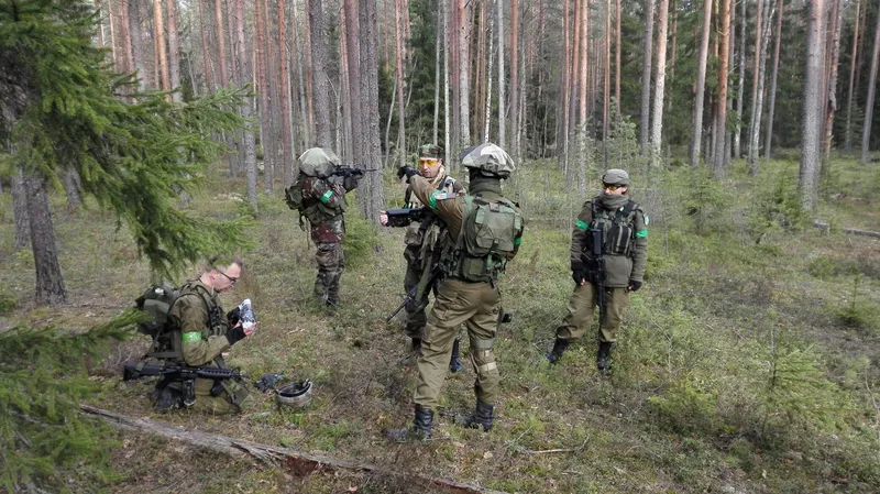 Пауки в банке III, 25.04.2015