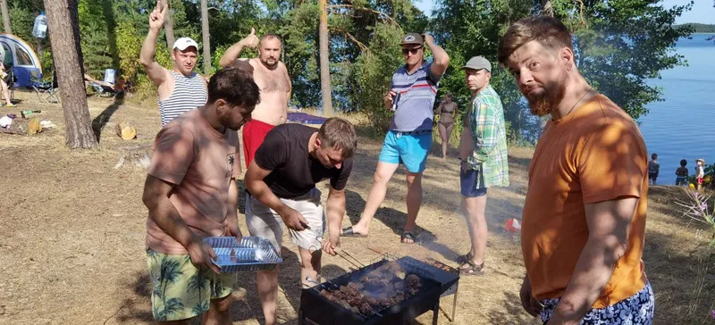 В Питер вышел хороший такой перерыв по играм/ Да тренировок в жару мы провели вдоволь, решили выбраться с семьями на При