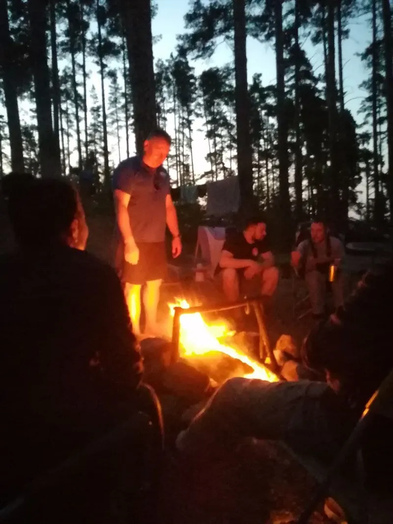 В Питер вышел хороший такой перерыв по играм/ Да тренировок в жару мы провели вдоволь, решили выбраться с семьями на При